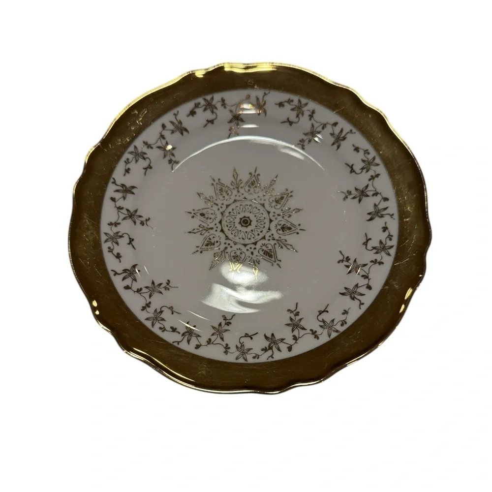 K&A Krautheim Selb Bavaria German Porcelain Lunch, Dessert,Salad Plate Scalloped